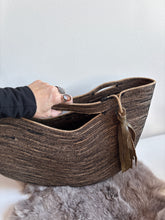 Load image into Gallery viewer, SWALLOW-TAIL BASKET