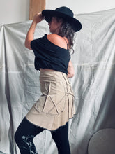 Load image into Gallery viewer, FOREST skirt - cream corduroy