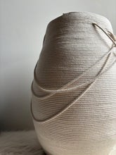 Load image into Gallery viewer, WHITE vase
