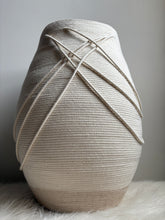 Load image into Gallery viewer, WHITE vase
