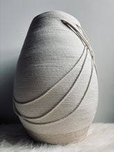 Load image into Gallery viewer, WHITE vase
