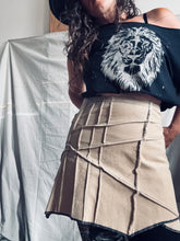 Load image into Gallery viewer, FOREST skirt - cream corduroy
