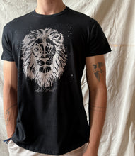 Load image into Gallery viewer, MENS COTTON T-SHIRT -original lion print

