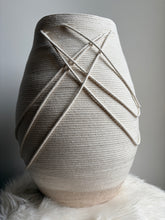 Load image into Gallery viewer, WHITE vase
