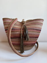 Load image into Gallery viewer, ROSE HIP- HARVEST BASKET
