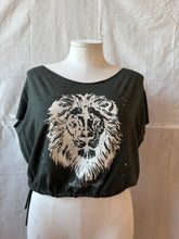 Load image into Gallery viewer, JOY - cropped t-shirt
