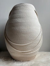 Load image into Gallery viewer, WHITE vase
